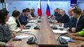 Президент Филиппин разобрался с оборудованием для синхронного перевода, помог Путин