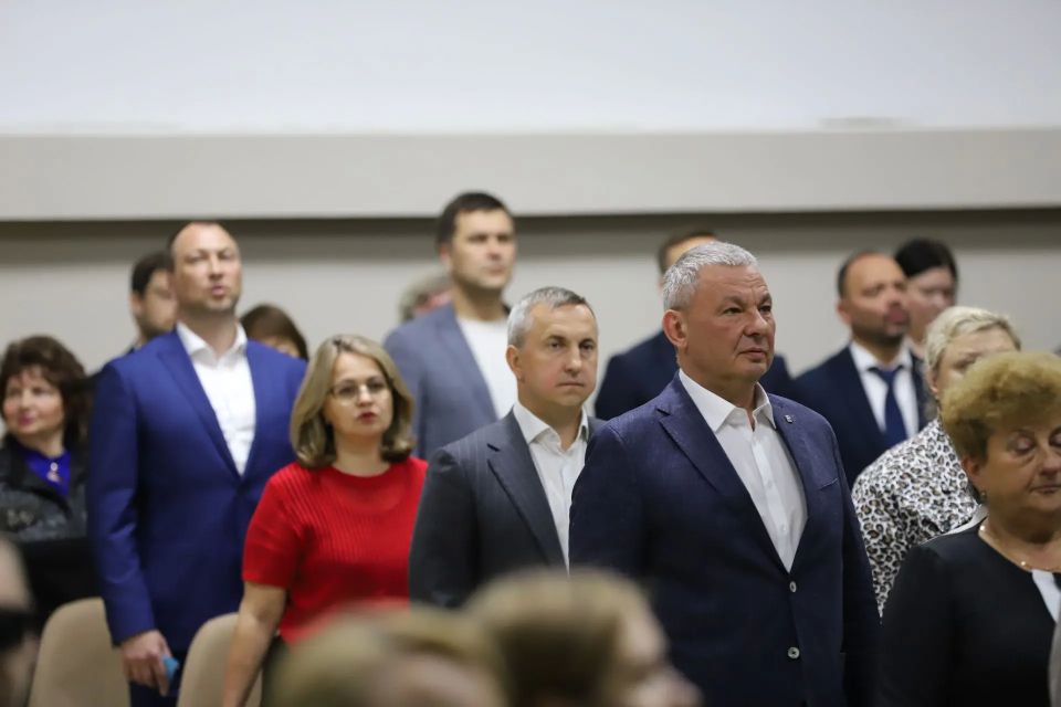 Руслан Болотов: На XXXII Конференции Иркутского регионального отделения «Единой России» избрали делегатов на XXIII Съезд партии, который пройдёт в конце июня в Москве Руслан Болотов: На XXXII Конференции Иркутского регионального отделения «Единой России» избрали делегатов на XXIII Съезд партии, который пройдёт в конце июня в Москве