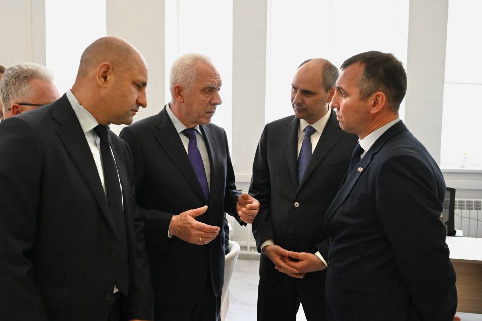 Генпрокурор России начал визит в Свердловскую область с посещения фонда поддержки участников СВО Генпрокурор России начал визит в Свердловскую область с посещения фонда поддержки участников СВО