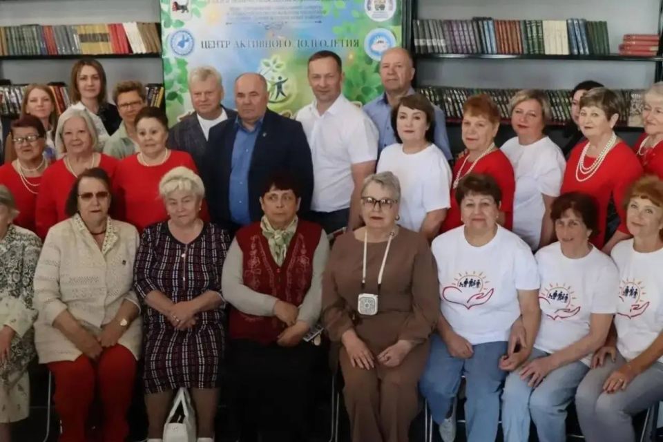 Игорь Кобзев: В Приангарье на этой неделе сразу в двух городах открылись новые центры активного долголетия для людей серебряного возраста Игорь Кобзев: В Приангарье на этой неделе сразу в двух городах открылись новые центры активного долголетия для людей серебряного возраста