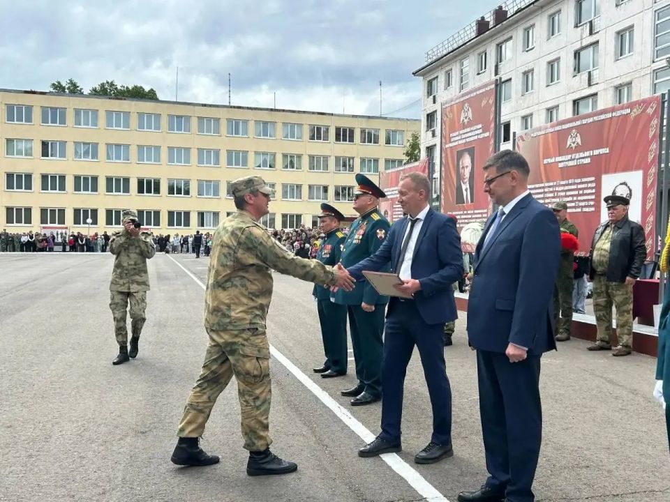 Сергей Петров: Наш округ гордится воинскими подразделениями, которые дислоцированы на территории Сергей Петров: Наш округ гордится воинскими подразделениями, которые дислоцированы на территории