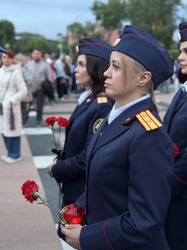 В Иркутске сотрудники СК приняли участие во Всероссийских акциях, приуроченных ко Дню памяти и скорби В Иркутске сотрудники СК приняли участие во Всероссийских акциях, приуроченных ко Дню памяти и скорби