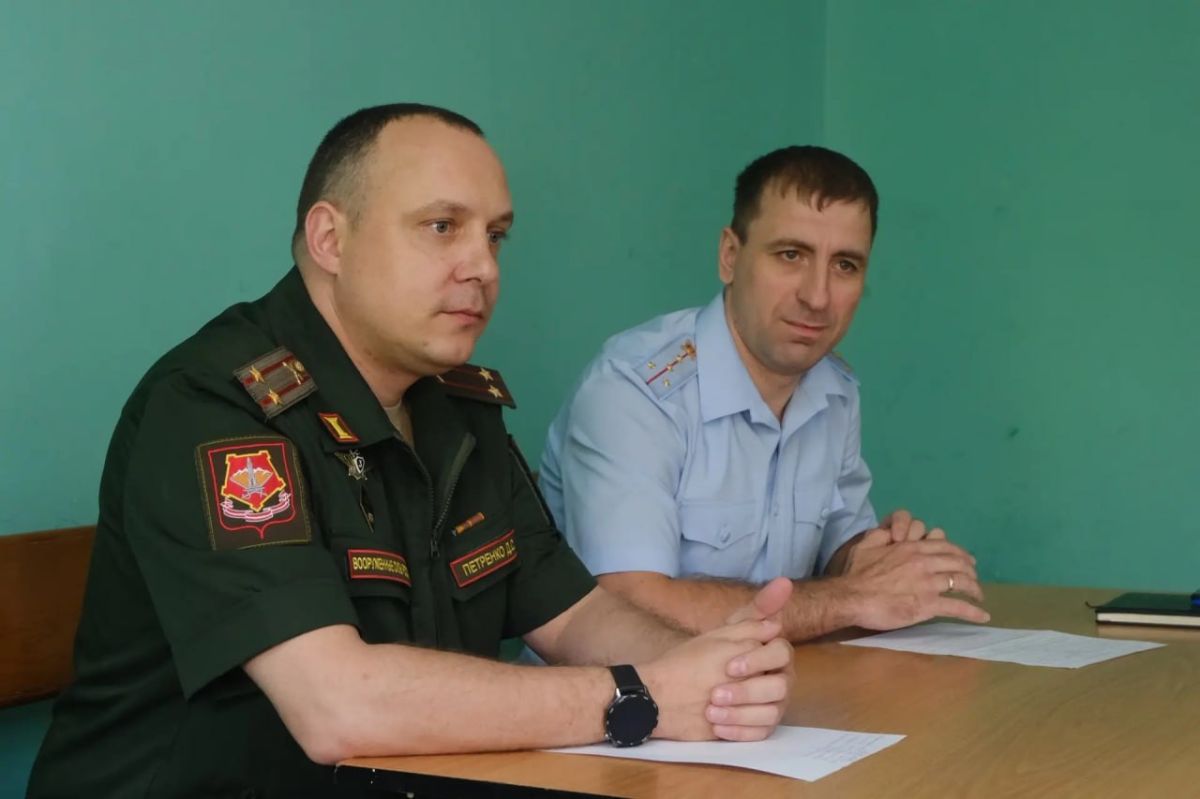 В Иркутске полицейские и военные комиссариаты провели серию встреч с гражданами по профилактике мошенничества В Иркутске полицейские и военные комиссариаты провели серию встреч с гражданами по профилактике мошенничества