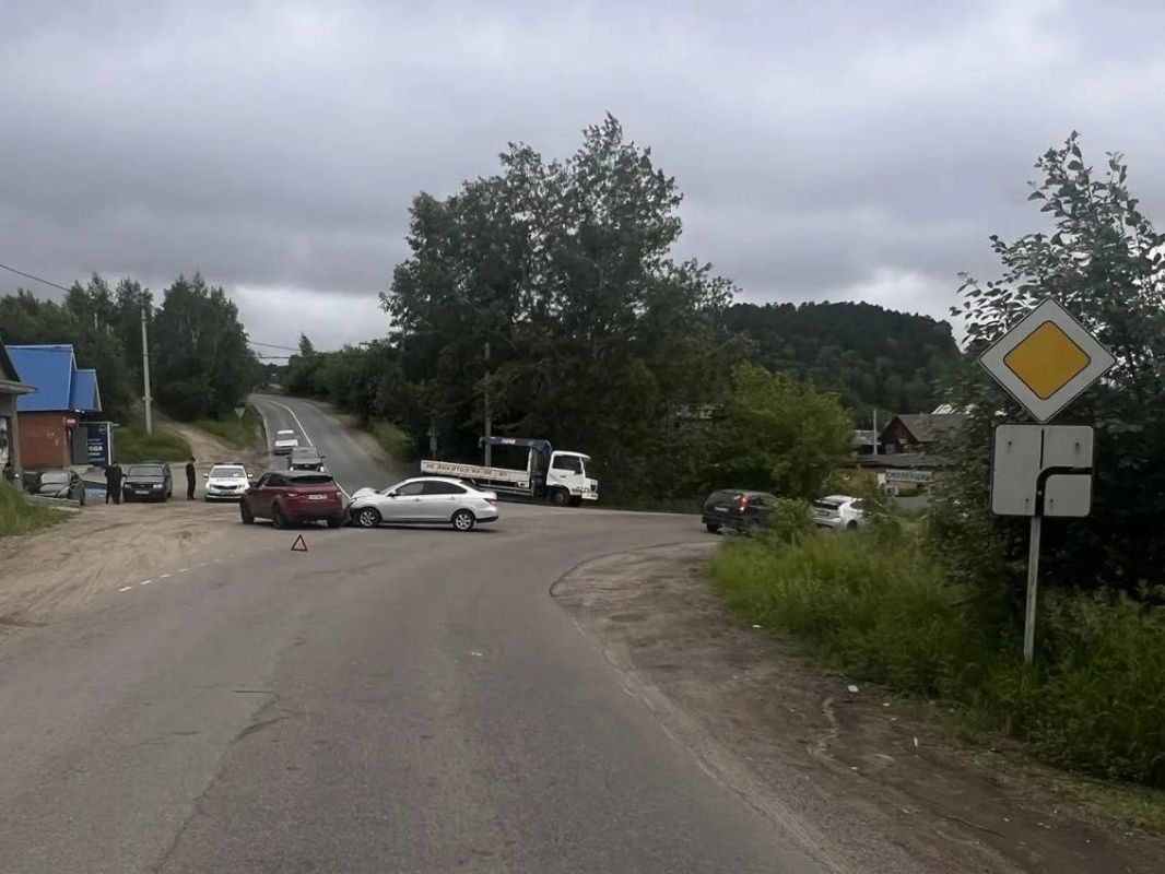 Обзор ДТП за неделю. С 15 по 21 июня 2026 года на дорогах Иркутска и Иркутского района сотрудниками Госавтоинспекции зарегистрировано 16 дорожно-транспортных происшествий, в которых пострадало 14 взрослых и 6 детей Обзор ДТП за неделю. С 15 по 21 июня 2026 года на дорогах Иркутска и Иркутского района сотрудниками Госавтоинспекции зарегистрировано 16 дорожно-транспортных происшествий, в которых пострадало 14 взрослых и 6 детей