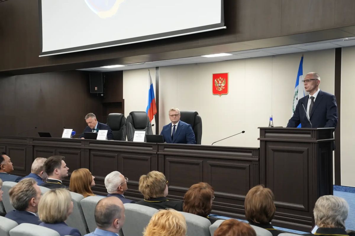 Губернатор Иркутской области от имени Правительства и всех жителей региона поздравил с назначением нового председателя Иркутского областного суда Губернатор Иркутской области от имени Правительства и всех жителей региона поздравил с назначением нового председателя Иркутского областного суда