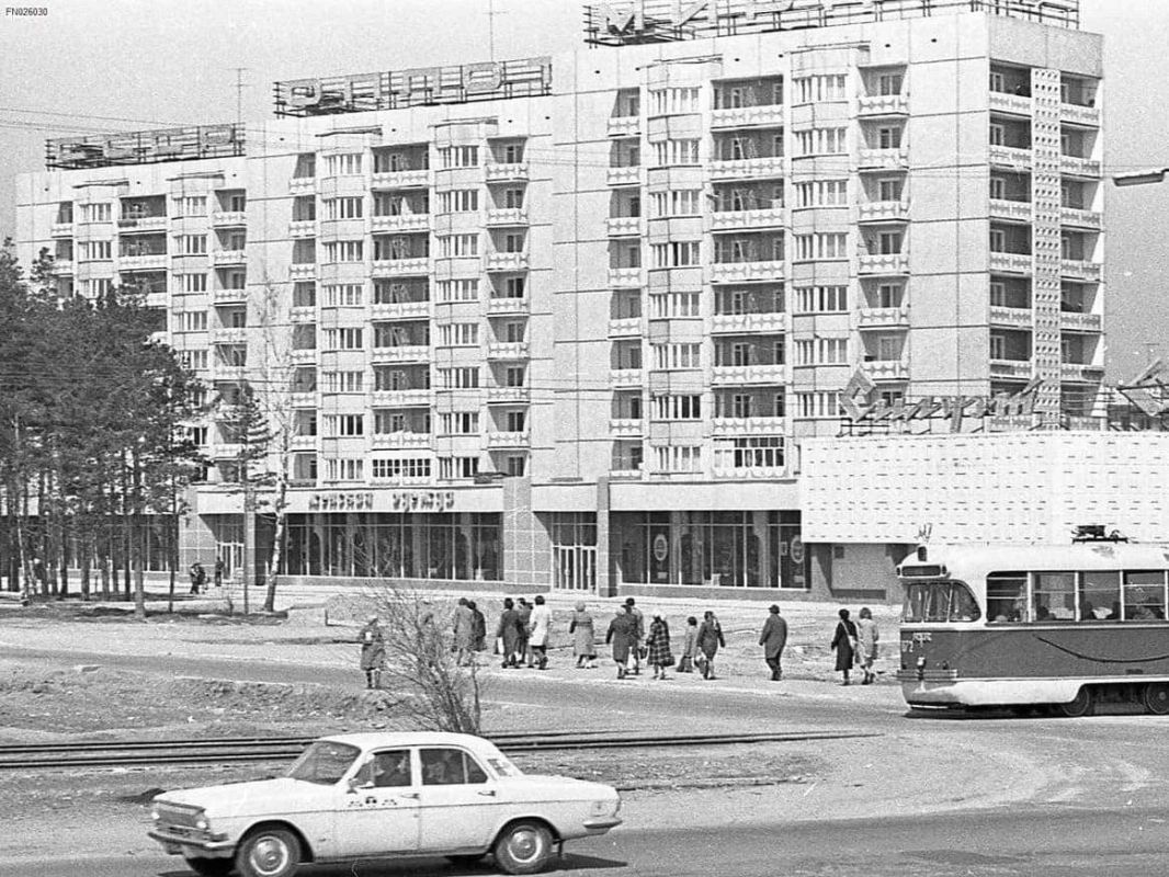 Сейчас Ангарск украшают уже и 16-этажные дома, а знаете ли вы, что первые девятиэтажки появились в городе в 1967 году Сейчас Ангарск украшают уже и 16-этажные дома, а знаете ли вы, что первые девятиэтажки появились в городе в 1967 году