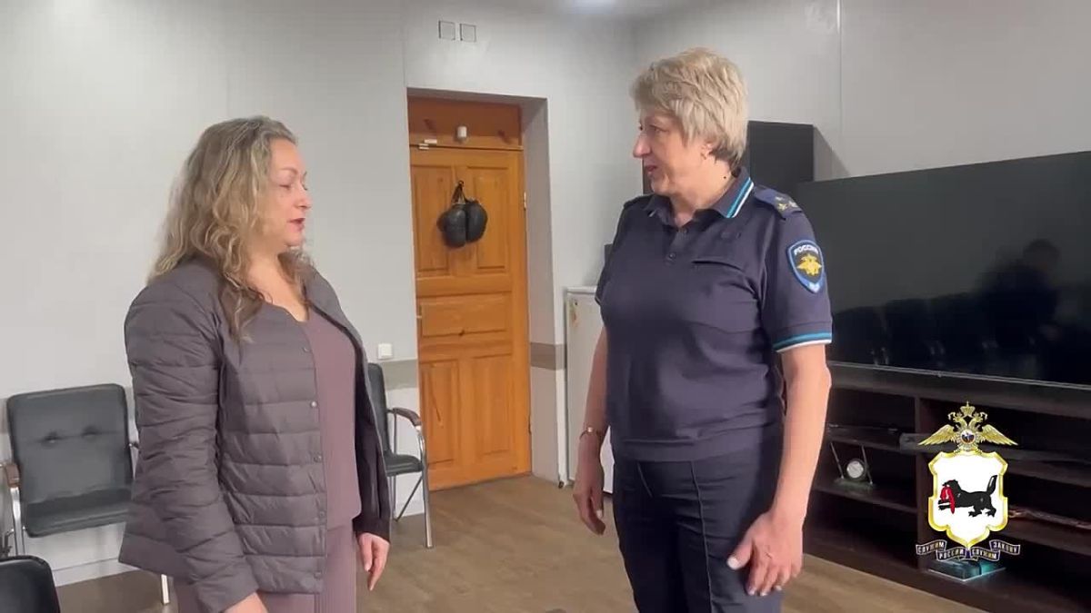 Иркутске задержали курьера мошенников и вернули женщине похищенные ювелирные украшения и валюту
