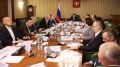 Александр Новак поручил профильным ведомствам обеспечить приоритетную поддержку регионов, топливная логистика в которых зависит от природных и сезонных факторов, сообщило правительство