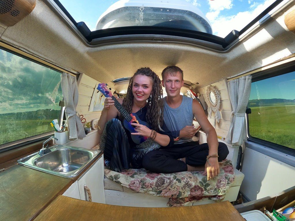 Семья из Иркутска уже четыре года путешествует вокруг света на автодоме Семья из Иркутска уже четыре года путешествует вокруг света на автодоме