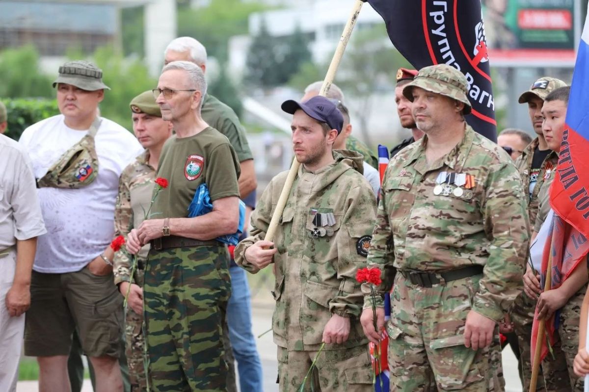 В Иркутске почтили память ветеранов боевых действий В Иркутске почтили память ветеранов боевых действий