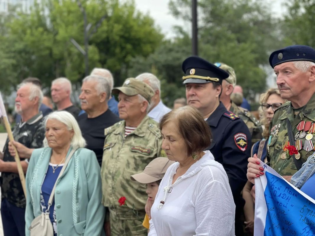 В Иркутске ветераны транспортной полиции Прибайкалья приняли участие в митинге в честь Дня ветеранов боевых действий В Иркутске ветераны транспортной полиции Прибайкалья приняли участие в митинге в честь Дня ветеранов боевых действий