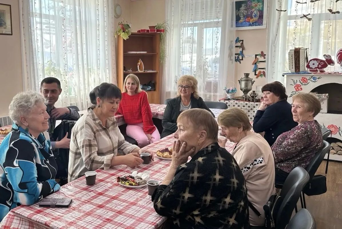 Депутат ЗС Галина Кудрявцева провела встречи с жителями посёлков Молодёжный и Листвянка Иркутского округа Депутат ЗС Галина Кудрявцева провела встречи с жителями посёлков Молодёжный и Листвянка Иркутского округа
