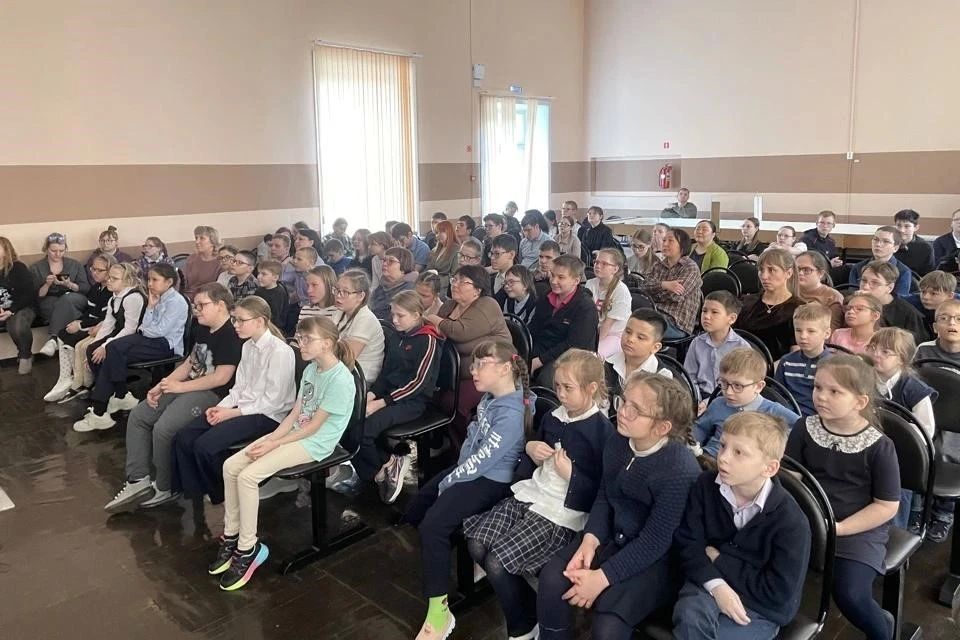 Игорь Кобзев: С 2019 года в Иркутском областном кинофонде реализуется проект «Расскажите мне кино» Игорь Кобзев: С 2019 года в Иркутском областном кинофонде реализуется проект «Расскажите мне кино»