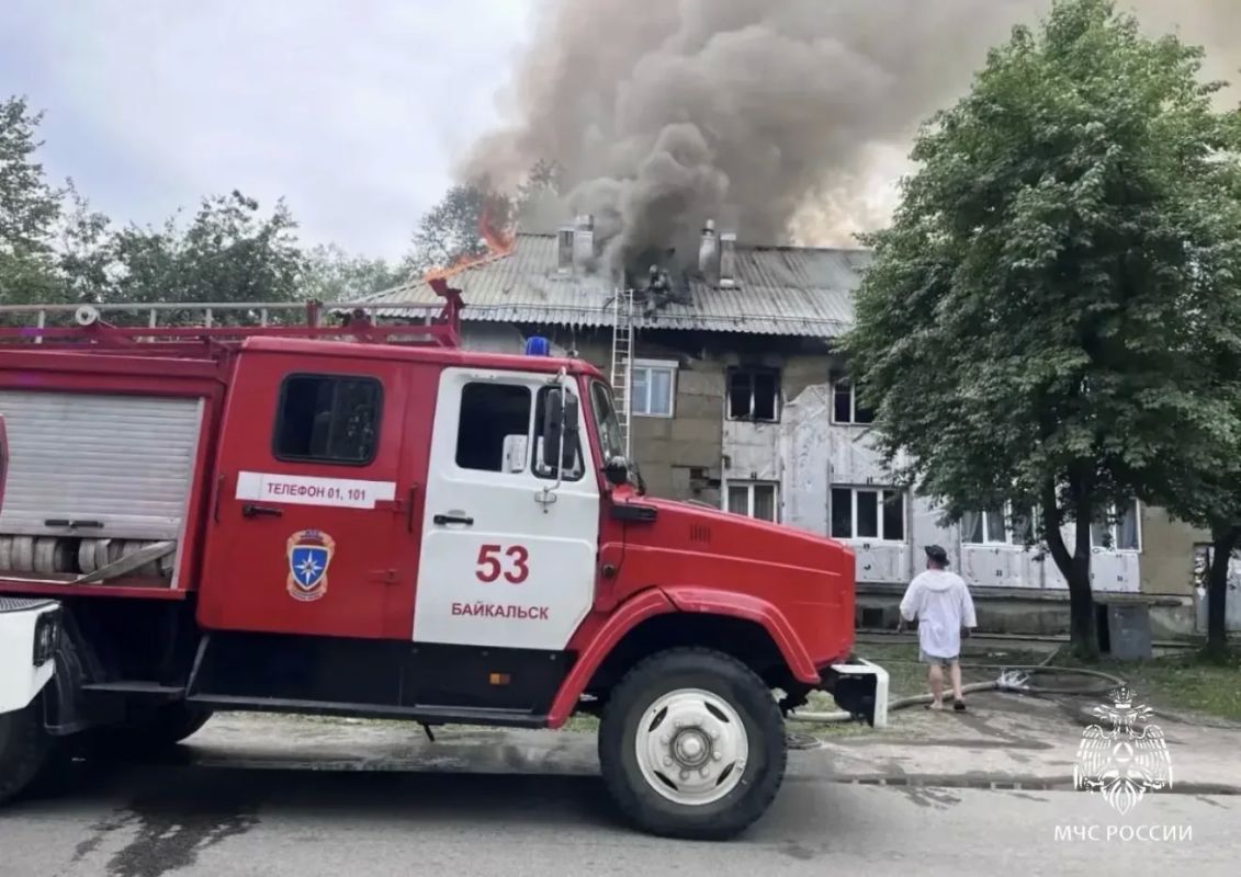 Байкальске пожарные спасли местного жителя во время пожара Байкальске пожарные спасли местного жителя во время пожара