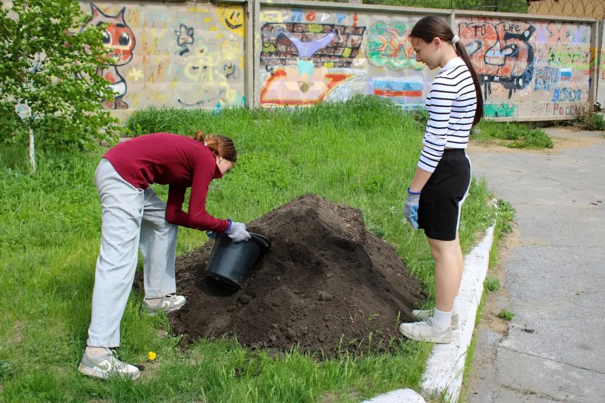 Более 7,7 тыс. подростков Иркутской области нашли первую работу при содействии Кадрового центра «Работа России» Более 7,7 тыс. подростков Иркутской области нашли первую работу при содействии Кадрового центра «Работа России»
