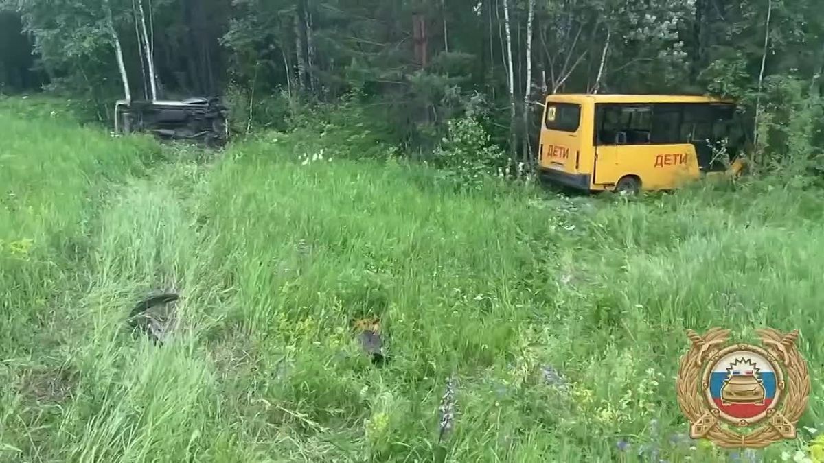 Школьный автобус опрокинулся в ДТП в Тайшетском районе