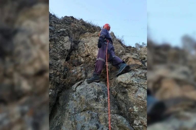 42-летняя женщина отдыхала в Ольхонском районе и решила прогуляться по горам