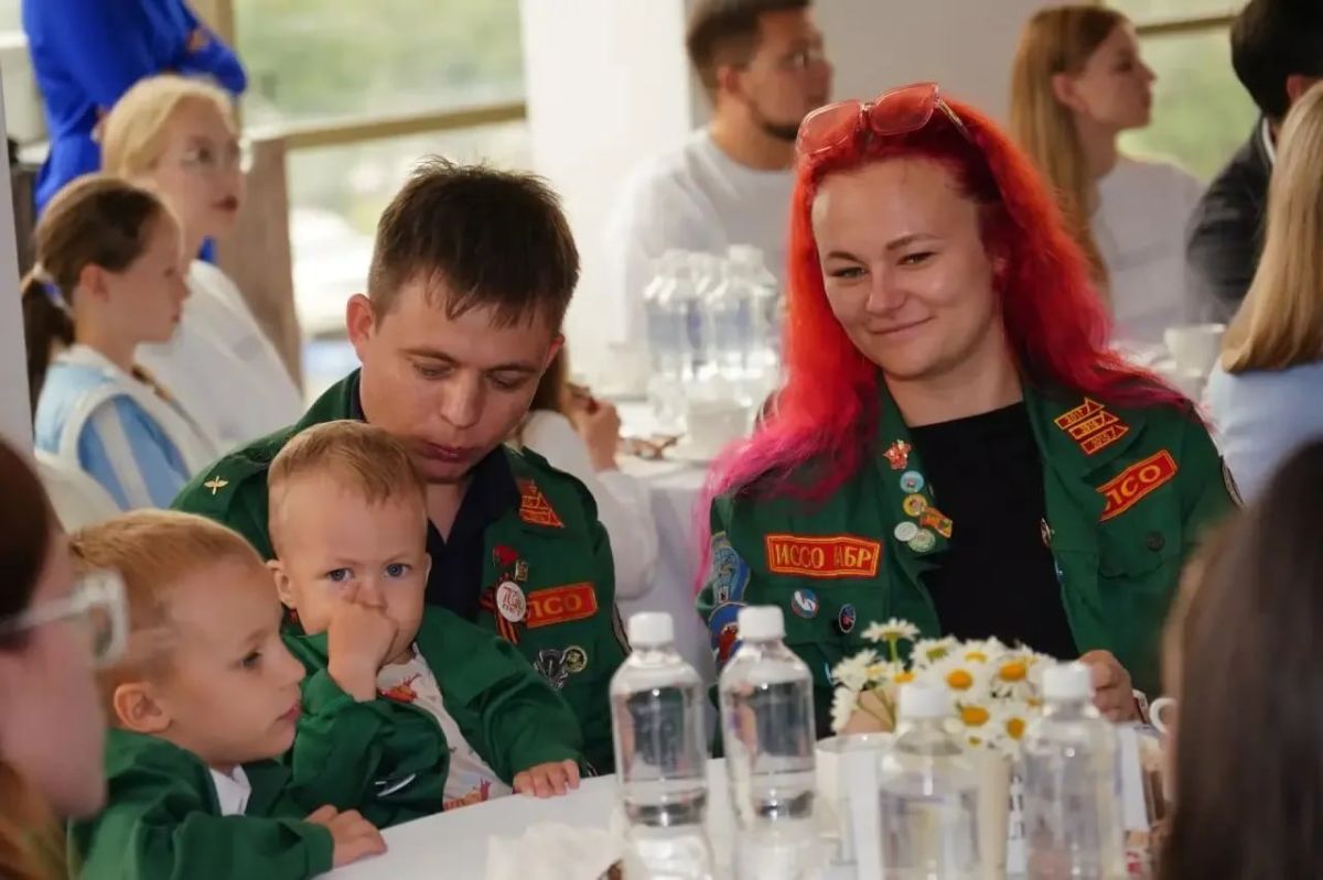 Около тысячи жителей Приангарья приняли участие в празднике ко Дню семьи, любви и верности Около тысячи жителей Приангарья приняли участие в празднике ко Дню семьи, любви и верности