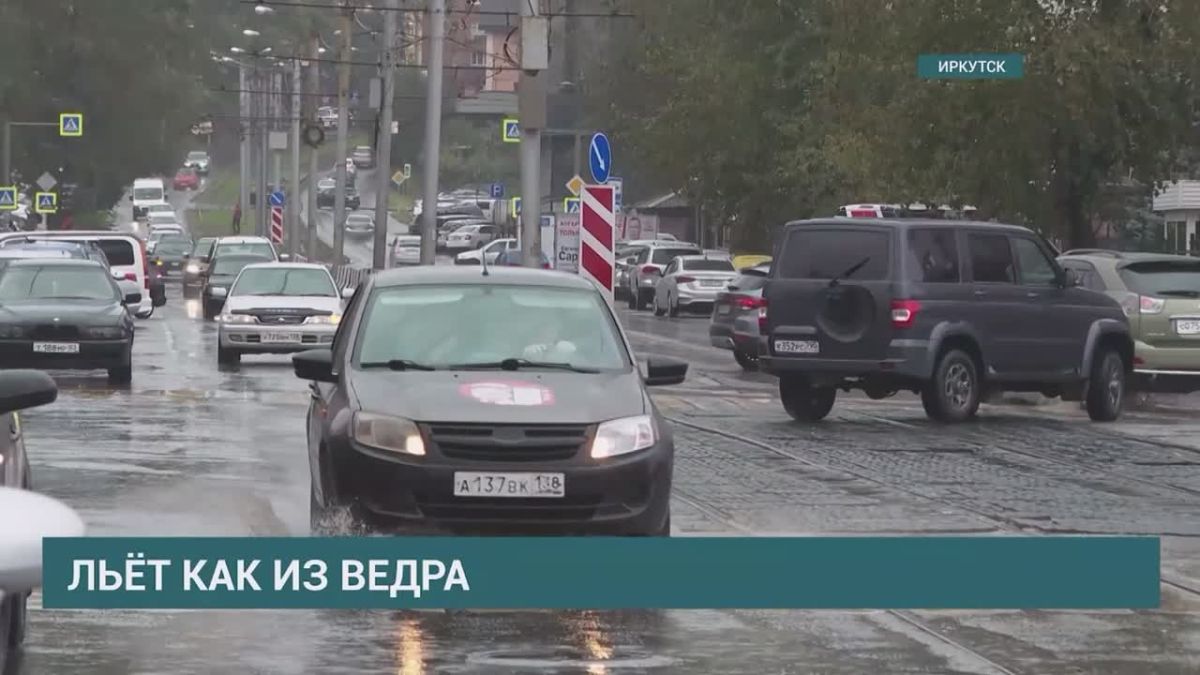 Сильные ливни, грозы, град и ветер продолжатся на выходных в Приангарье
