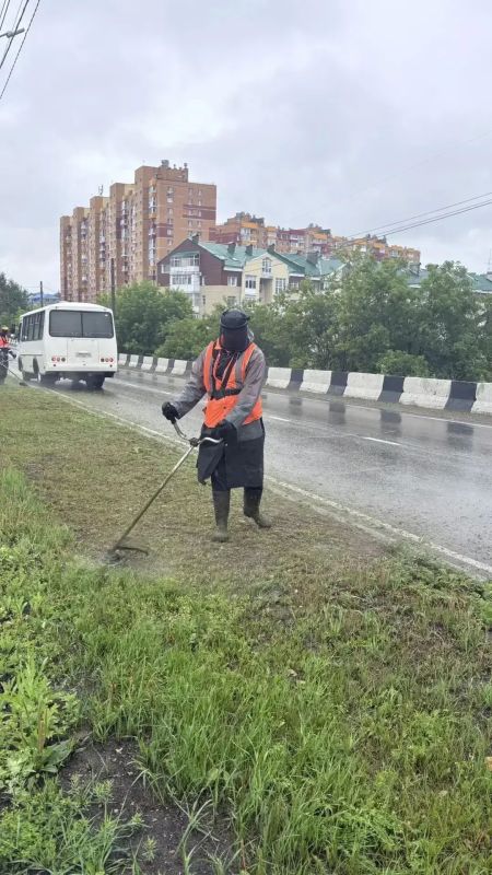 Последствия сильного дождя устраняют в Иркутске Последствия сильного дождя устраняют в Иркутске