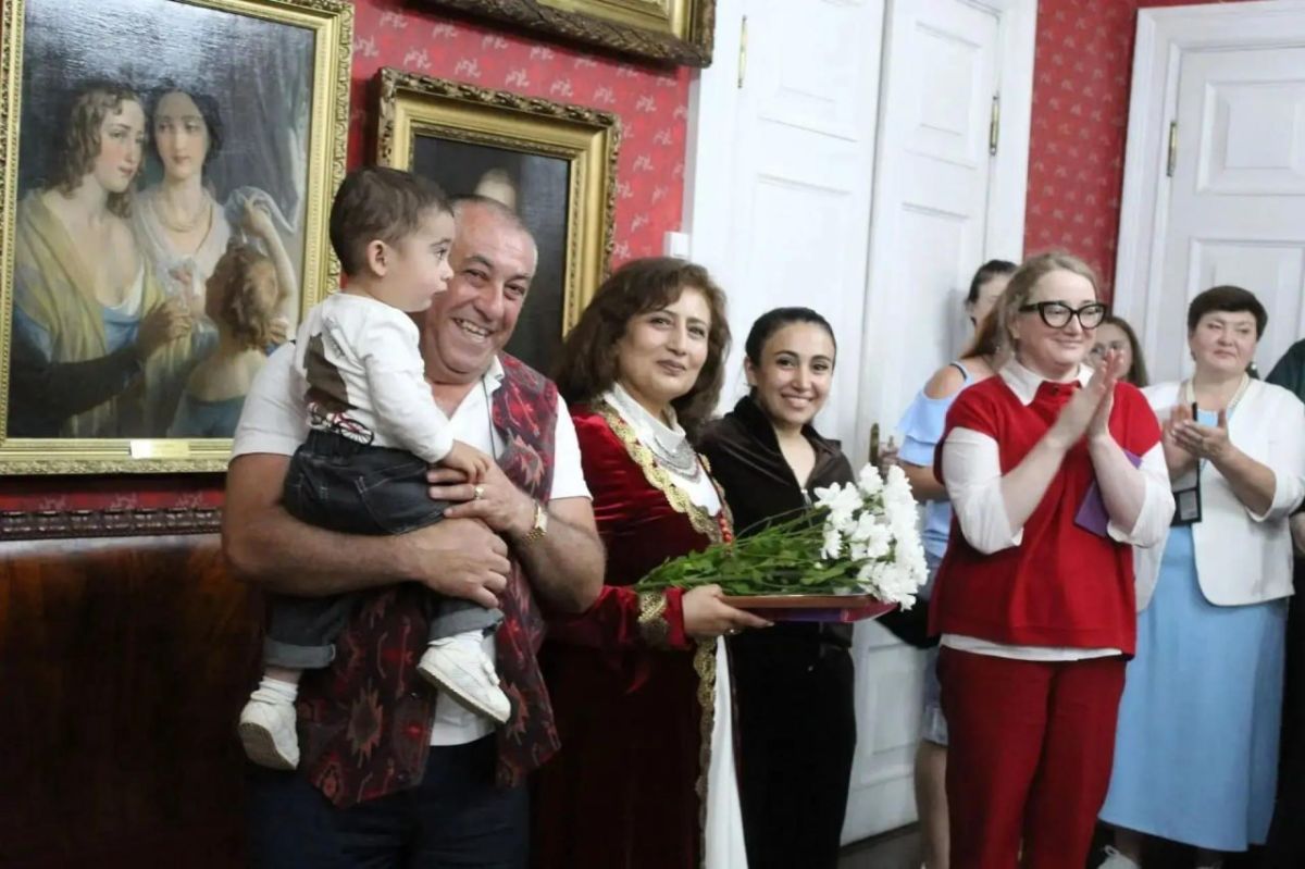 В Иркутске отметили День семьи фестивалем национальных традиций В Иркутске отметили День семьи фестивалем национальных традиций