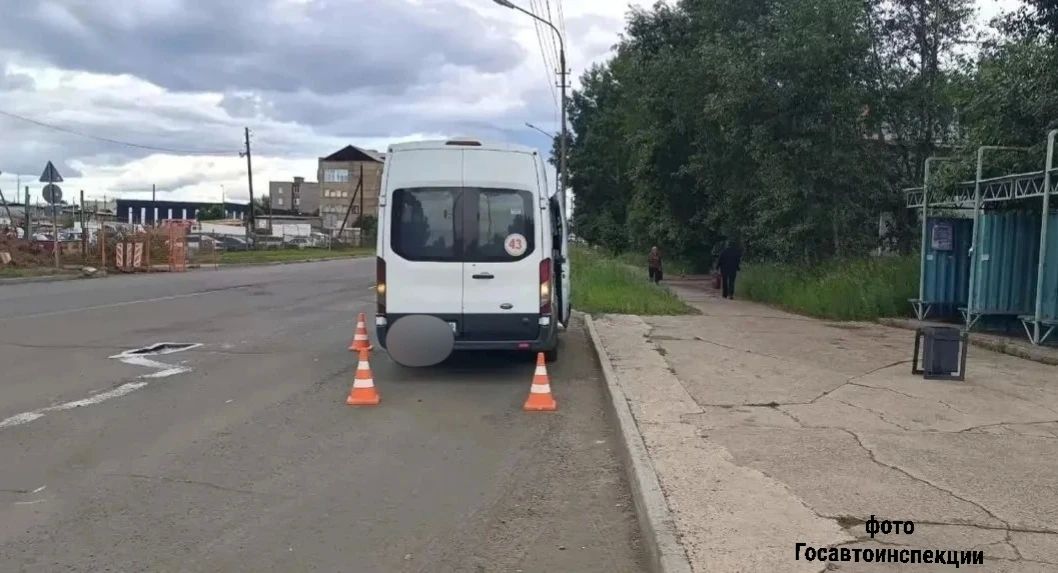 Прокуратура контролирует установление обстоятельств причинения травмы пожилой женщине в общественном транспорте в Братске