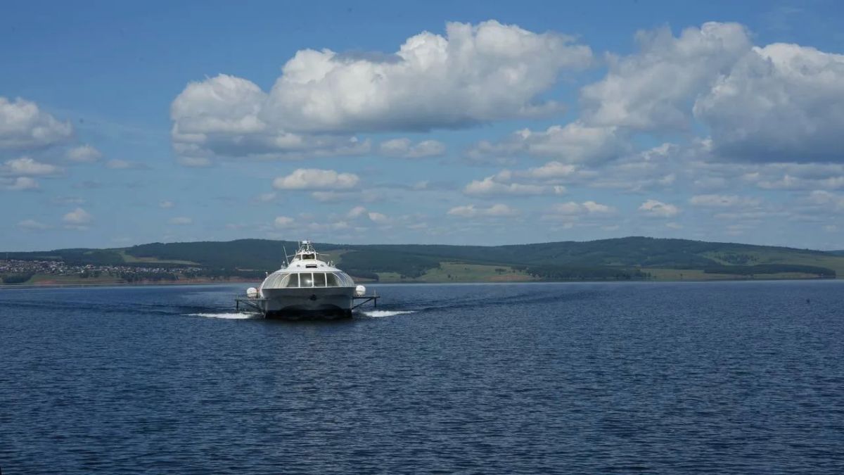 Скоростной теплоход «Метеор» вновь курсирует по Братскому водохранилищу Скоростной теплоход «Метеор» вновь курсирует по Братскому водохранилищу