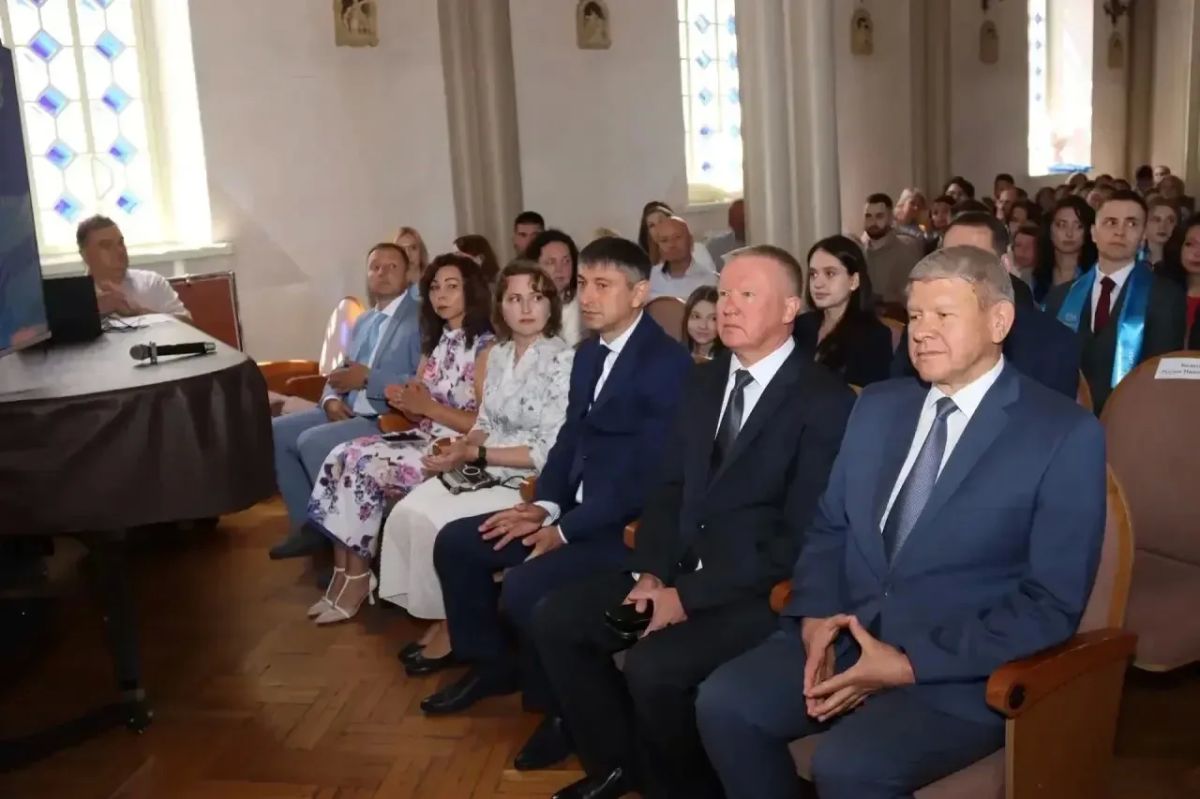 В Институте состоялась торжественная церемония вручения дипломов выпускникам 2026 года В Институте состоялась торжественная церемония вручения дипломов выпускникам 2026 года