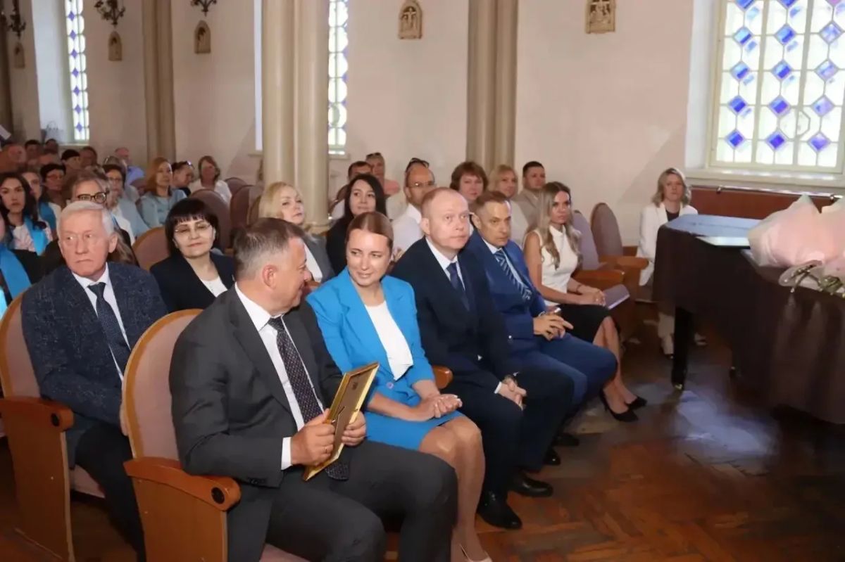 В Институте состоялась торжественная церемония вручения дипломов выпускникам 2026 года В Институте состоялась торжественная церемония вручения дипломов выпускникам 2026 года