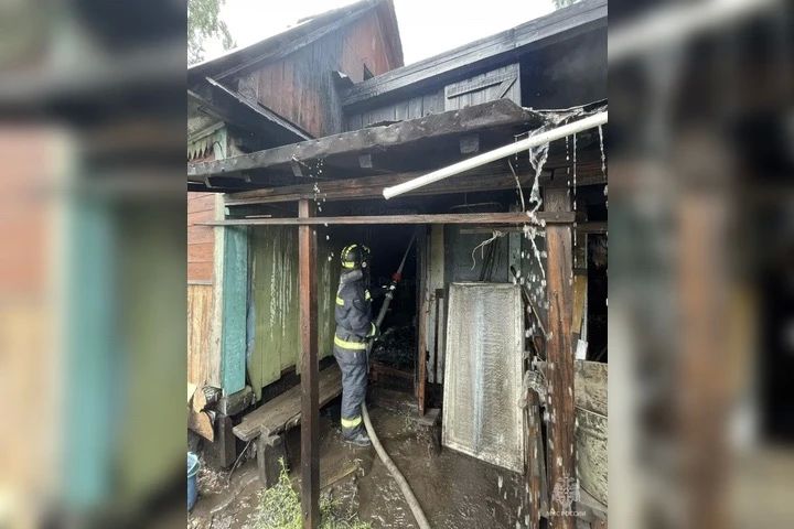 За выходные в Иркутской области потушили 17 пожаров