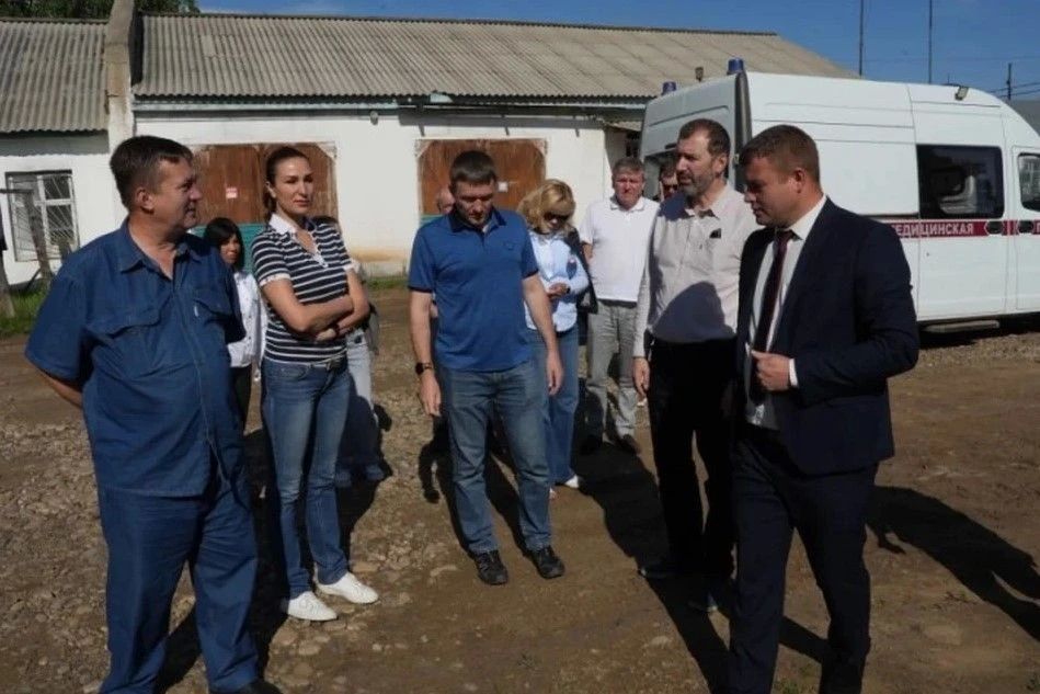 Организацию медицинского сопровождения участников СВО в Балаганском и Усть-Удинском муниципальных округах проверили депутаты Заксобрания Приангарья в ходе рабочего визита по территориям