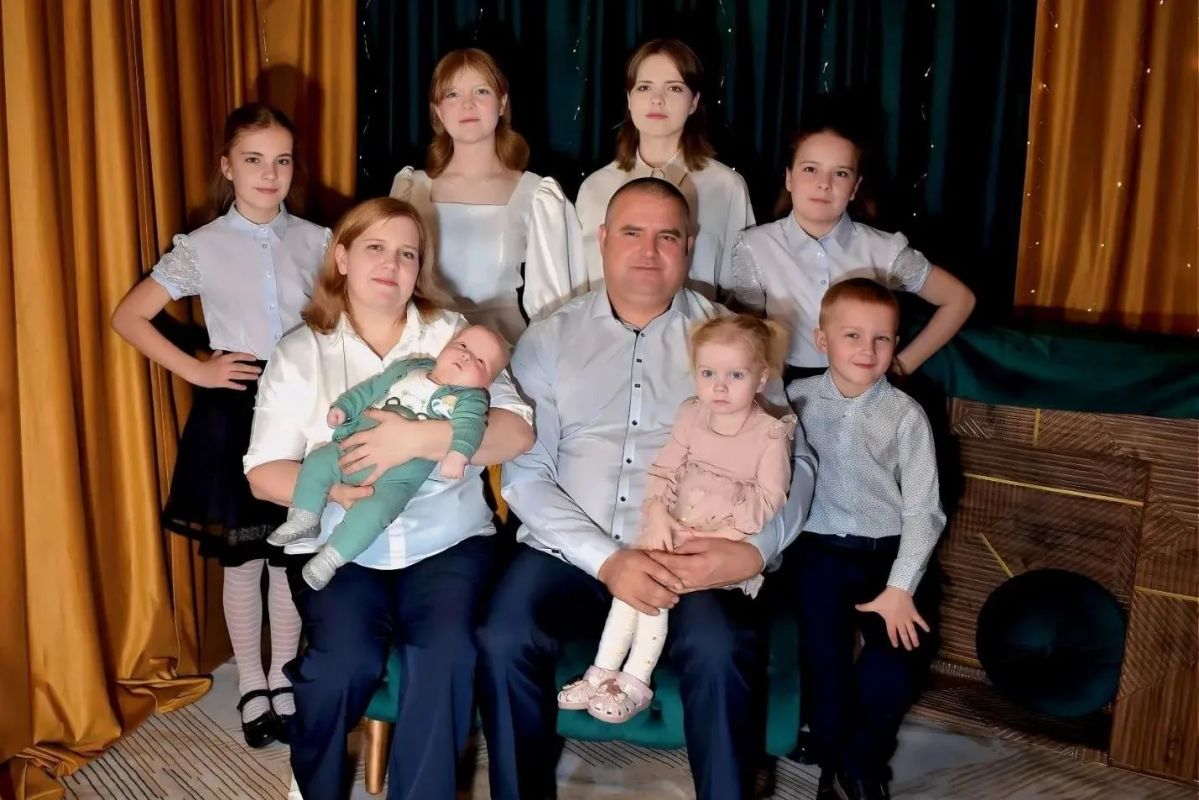 Игорь Кобзев: В федеральном этапе Всероссийского конкурса «Семья года» в номинации «Многодетная семья» Иркутскую область представят Евгений Васильевич Мищенко, Галина Владимировна Некрасова и их дети
