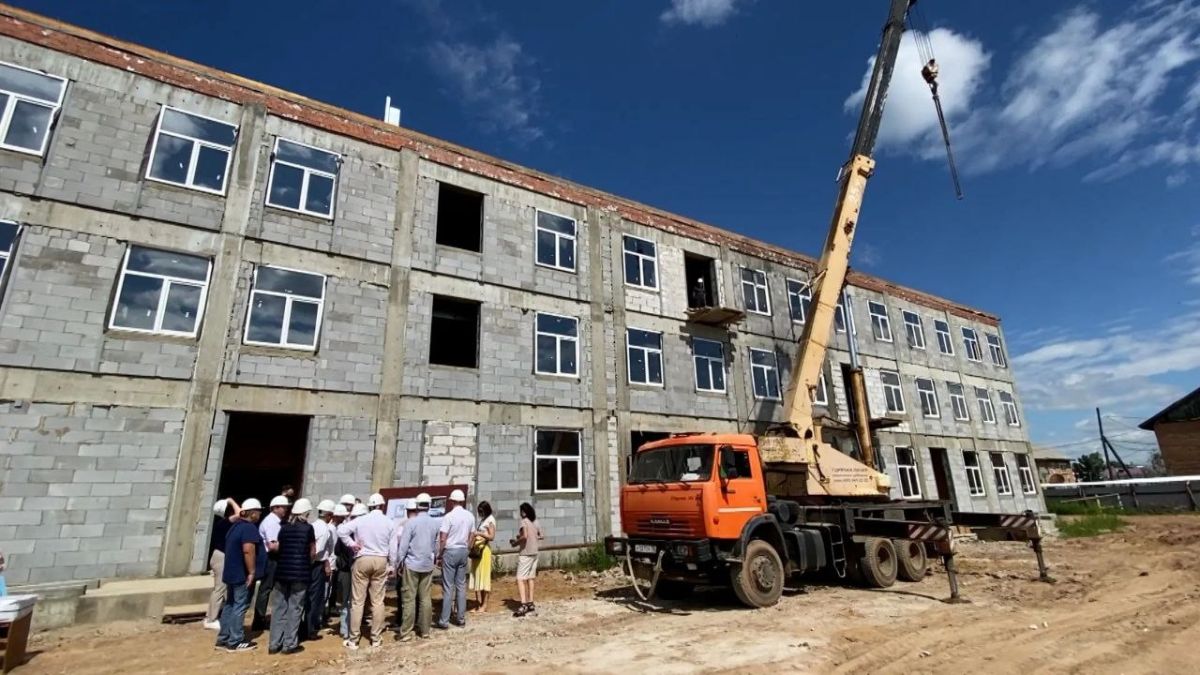 Строительство социальных объектов в Эхирит-Булагатском районе проинспектировал губернатор Иркутской области