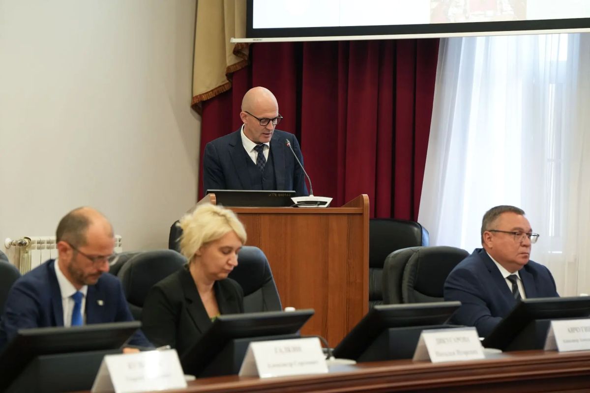 Губернатор Игорь Кобзев: Мы продолжаем активную работу по обеспечению региона топливом Губернатор Игорь Кобзев: Мы продолжаем активную работу по обеспечению региона топливом