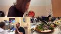 Как, родившись в семье заключённых на поселении, поступить в Московский Гнесинский институт к великому баритону XX века Пантелеймону Норцову, сделать первые шаги в Большом театре, но, несмотря на все перспективы, уехать в...