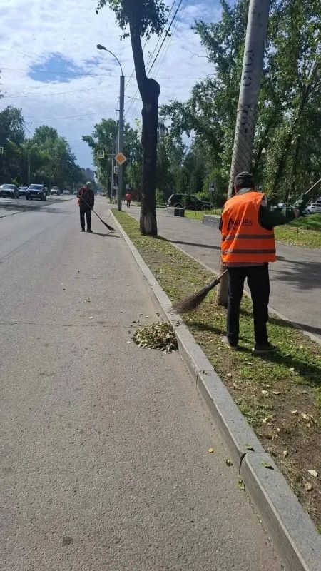 Чистые улицы каждый день. Во всех районах Иркутска проводят уборку дорог и тротуаров Чистые улицы каждый день. Во всех районах Иркутска проводят уборку дорог и тротуаров