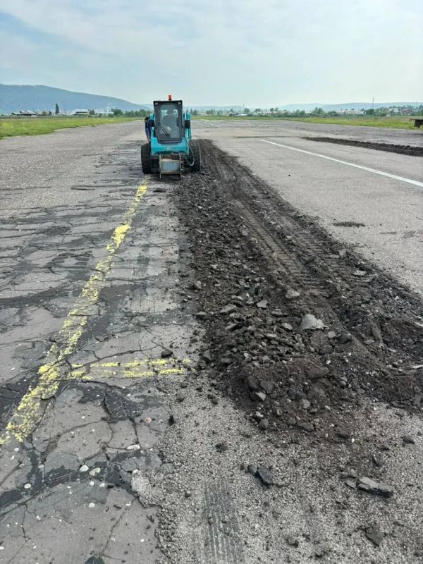 Взлетно-посадочная полоса аэропорта Киренска обретает новую жизнь Взлетно-посадочная полоса аэропорта Киренска обретает новую жизнь