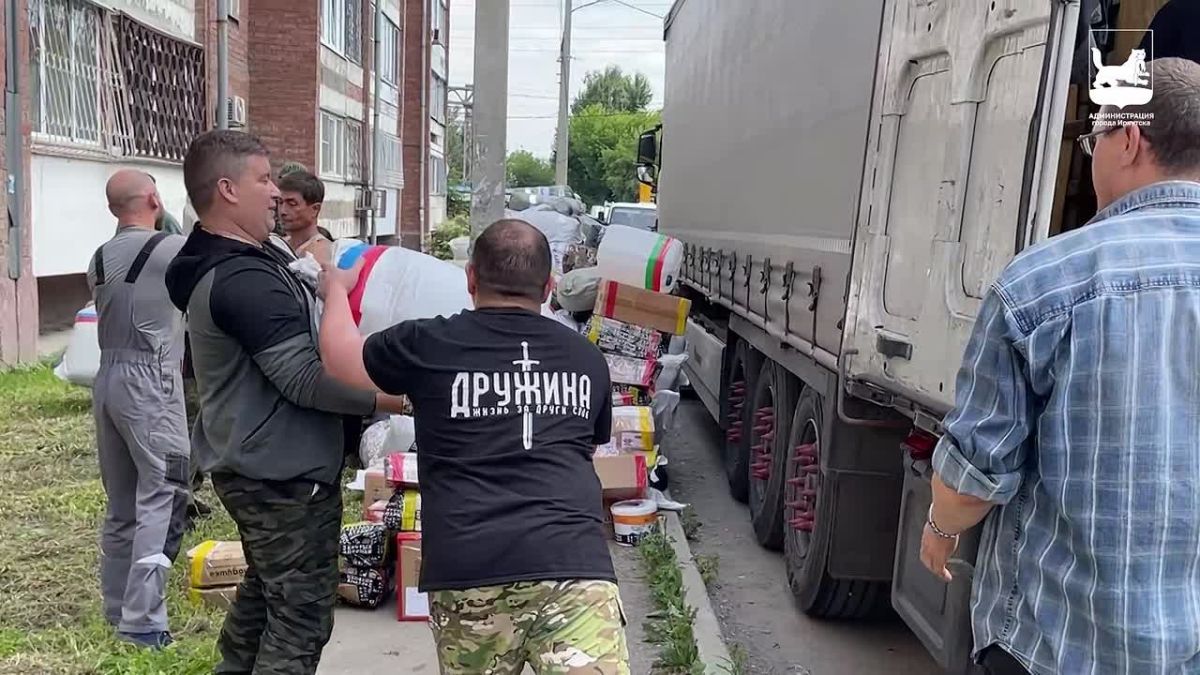 Руслан Болотов: 20 тонн груза отправили из Иркутска для наших земляков в зону специальной военной операции