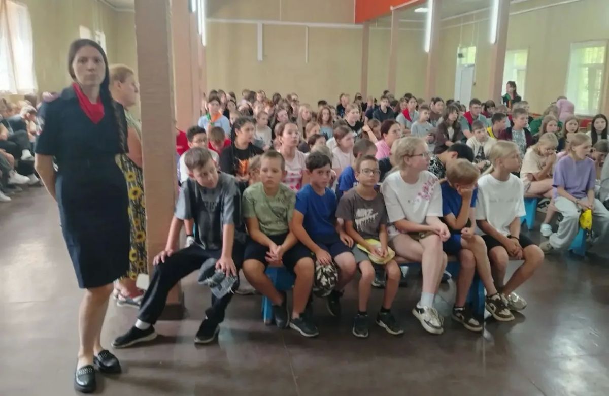 Транспортные полицейские и общественники навестили детей, отдыхающих в детском оздоровительном лагере "Огоньки" Транспортные полицейские и общественники навестили детей, отдыхающих в детском оздоровительном лагере "Огоньки"