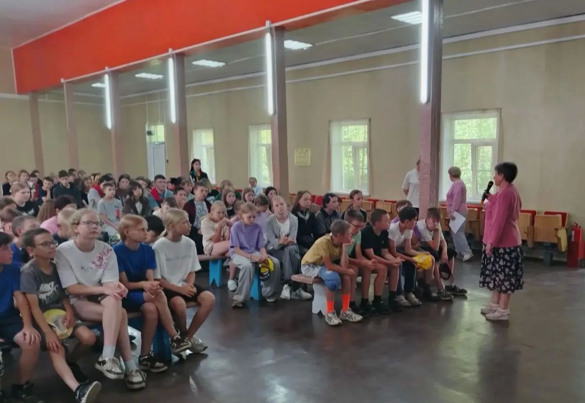 Транспортные полицейские и общественники навестили детей, отдыхающих в детском оздоровительном лагере "Огоньки" Транспортные полицейские и общественники навестили детей, отдыхающих в детском оздоровительном лагере "Огоньки"