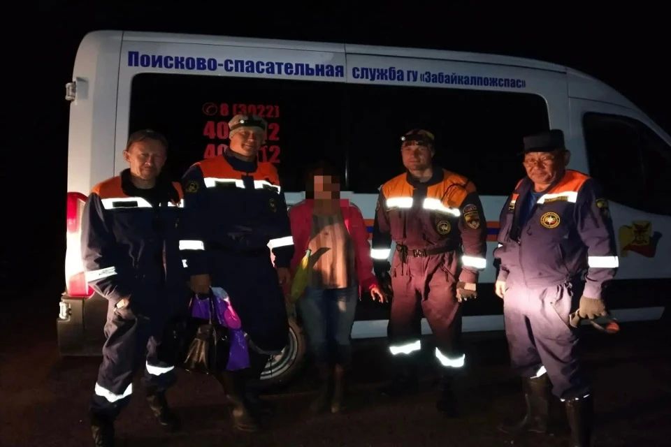 В Забайкалье спасатели нашли заблудившуюся в лесу женщину