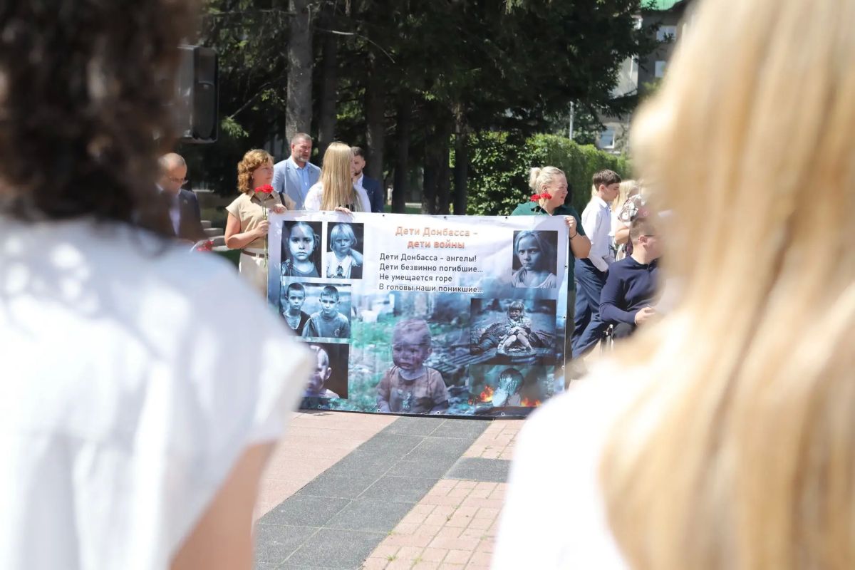 В Иркутске прошла акция, посвященная Дню памяти детей-жертв войны в Донбассе В Иркутске прошла акция, посвященная Дню памяти детей-жертв войны в Донбассе