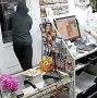 Грабитель в маске и с ножом обчистил магазин под Ангарском