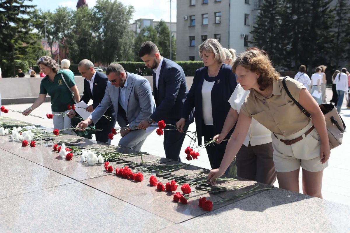 В Иркутске прошла акция, посвященная Дню памяти детей-жертв войны в Донбассе В Иркутске прошла акция, посвященная Дню памяти детей-жертв войны в Донбассе