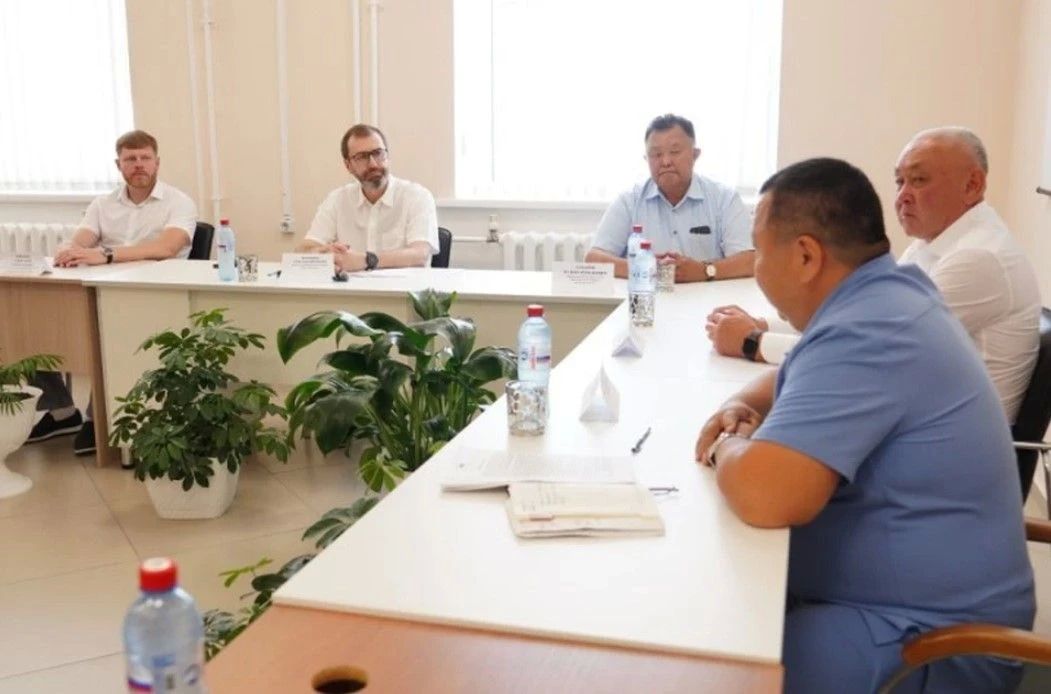 Во время рабочей поездки в Боханский район депутаты Законодательного Собрания Иркутской области во главе с председателем областного парламента Александром Ведерниковым познакомились с процессом медицинской реабилитации...