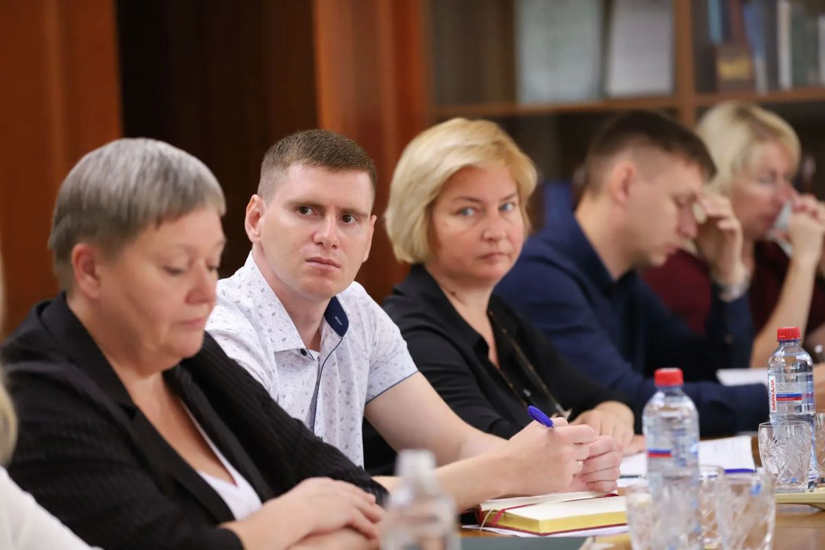 Руслан Болотов: Провёл совещание с коллективом комитета по управлению Правобережным округом Руслан Болотов: Провёл совещание с коллективом комитета по управлению Правобережным округом