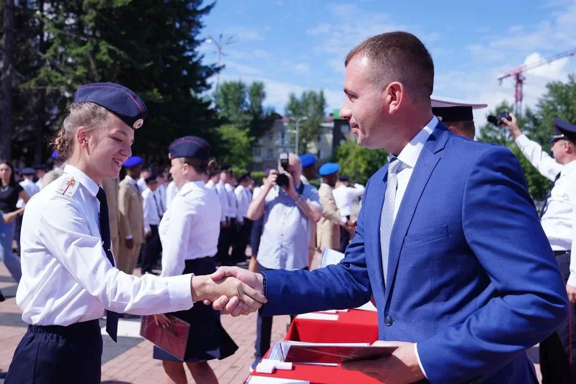 В Иркутске состоялся торжественный выпуск молодых специалистов Восточно-Сибирского института МВД России В Иркутске состоялся торжественный выпуск молодых специалистов Восточно-Сибирского института МВД России