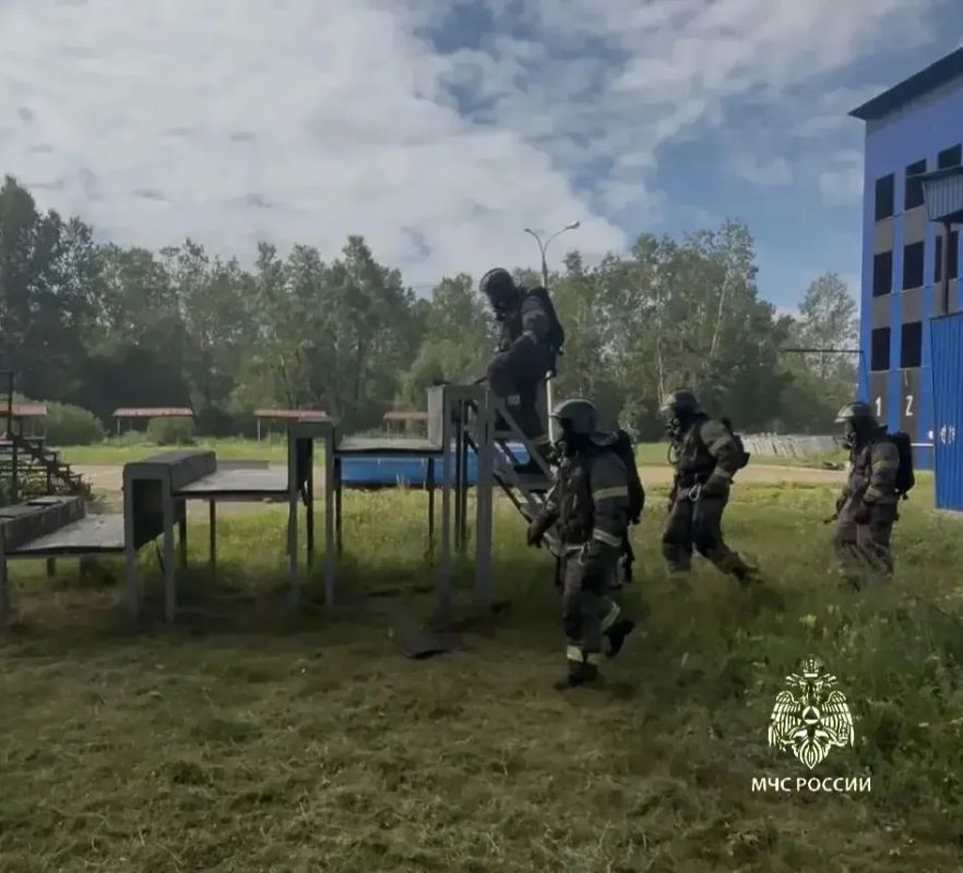 Учебные тренировки проводят иркутские огнеборцы Учебные тренировки проводят иркутские огнеборцы