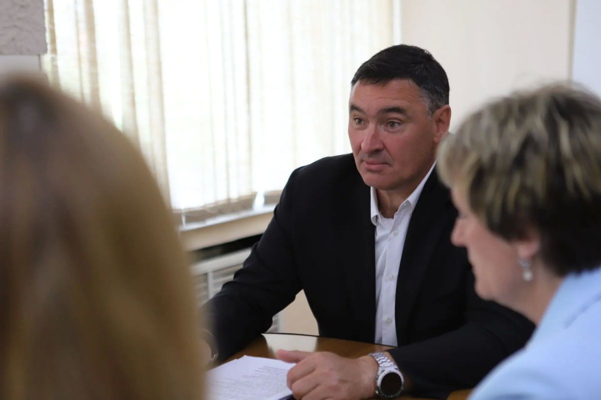 Руслан Болотов: Провёл совещание с коллективом комитета по управлению Правобережным округом Руслан Болотов: Провёл совещание с коллективом комитета по управлению Правобережным округом