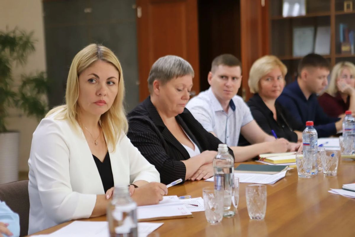 Руслан Болотов: Провёл совещание с коллективом комитета по управлению Правобережным округом Руслан Болотов: Провёл совещание с коллективом комитета по управлению Правобережным округом